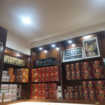 店内に並ぶ漢方薬