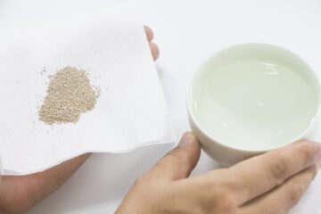 生薬粉末と白湯